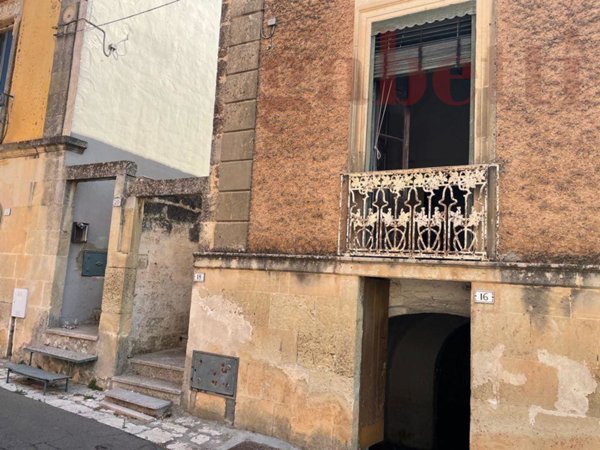 casa indipendente in vendita a Spongano