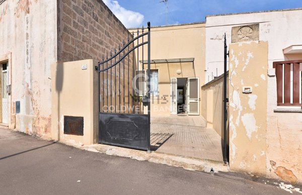 casa indipendente in vendita a Spongano