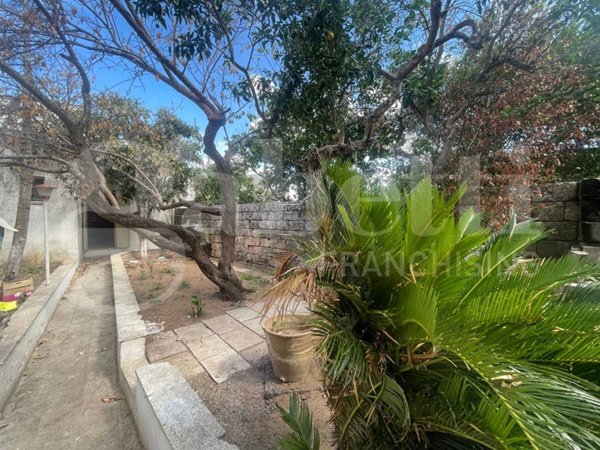 casa indipendente in vendita a Spongano