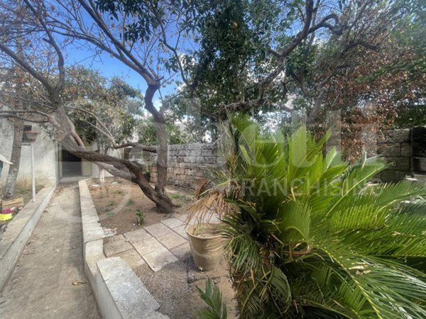 casa indipendente in vendita a Spongano