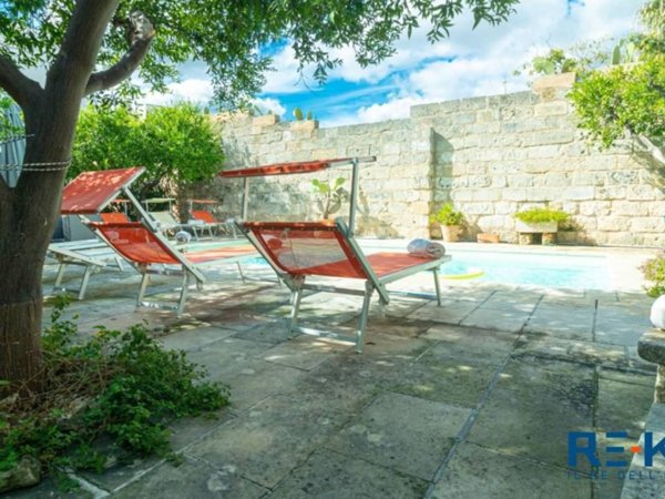 casa indipendente in vendita a Spongano