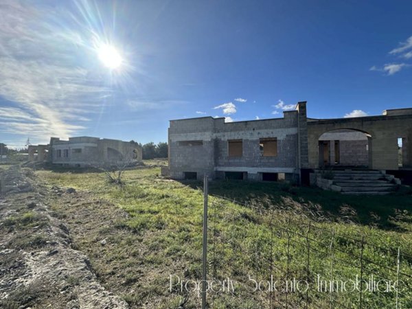 casa indipendente in vendita a Spongano