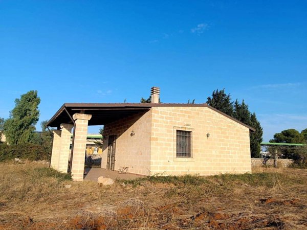 casa indipendente in vendita a Spongano