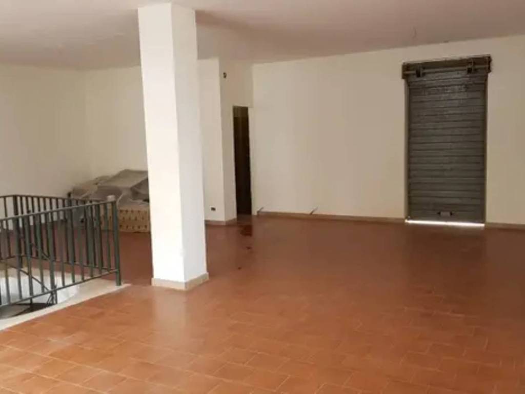 negozio in vendita a Squinzano
