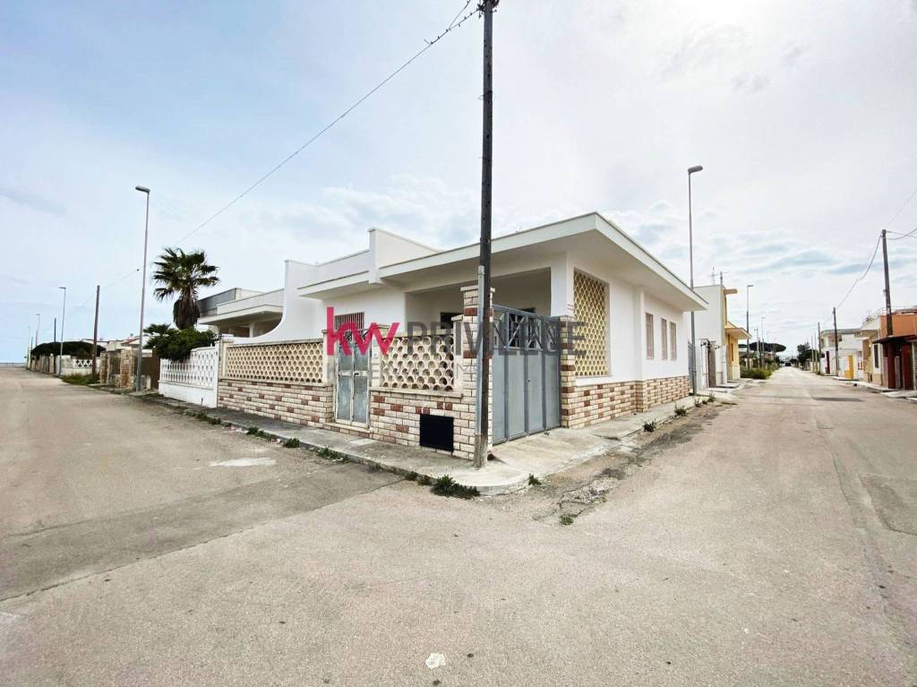 casa indipendente in vendita a Squinzano