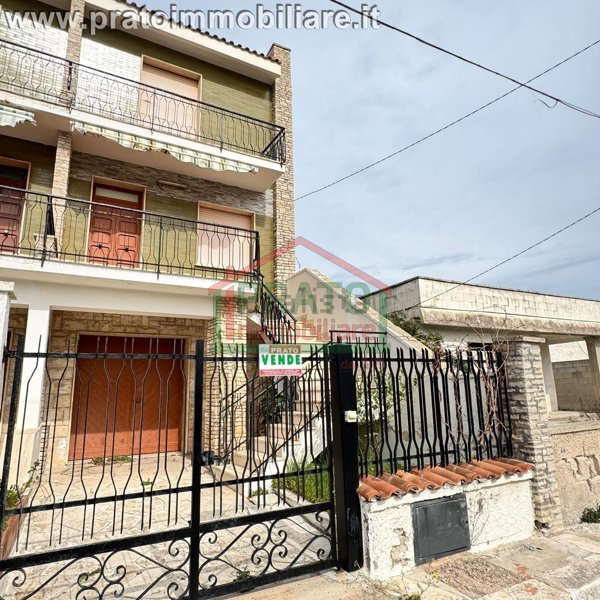 casa indipendente in vendita a Squinzano