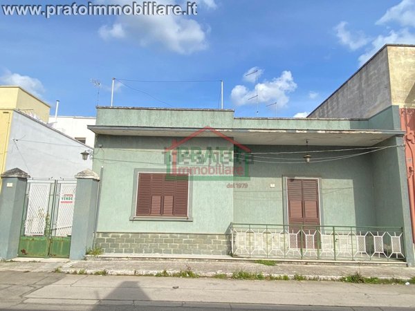 casa indipendente in vendita a Squinzano