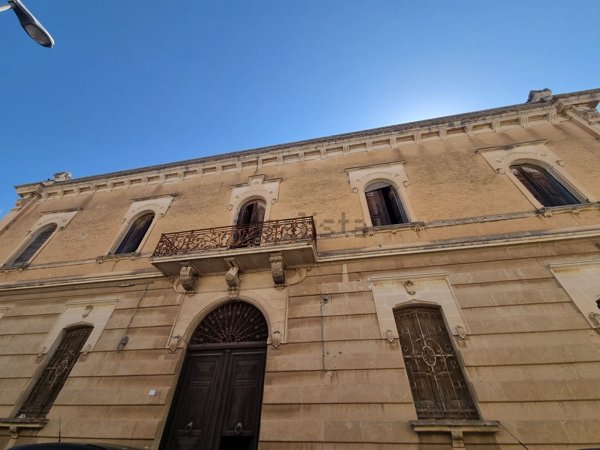 casa indipendente in vendita a Squinzano