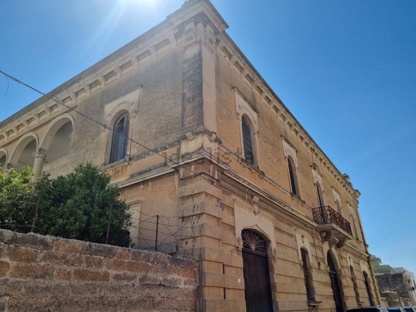 casa indipendente in vendita a Squinzano