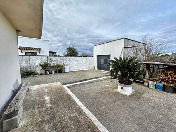casa indipendente in vendita a Squinzano