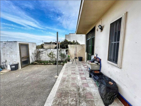 casa indipendente in vendita a Squinzano