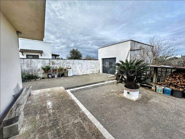 casa indipendente in vendita a Squinzano
