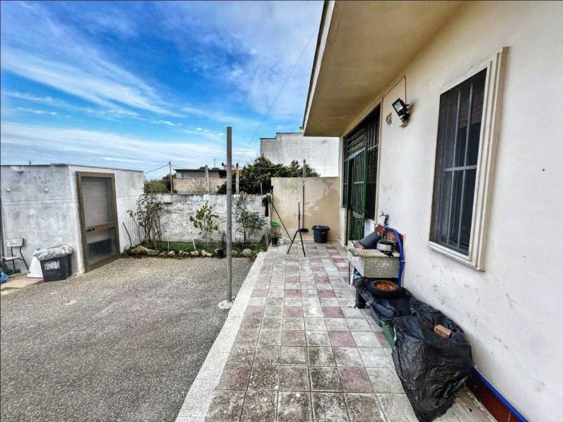 casa indipendente in vendita a Squinzano