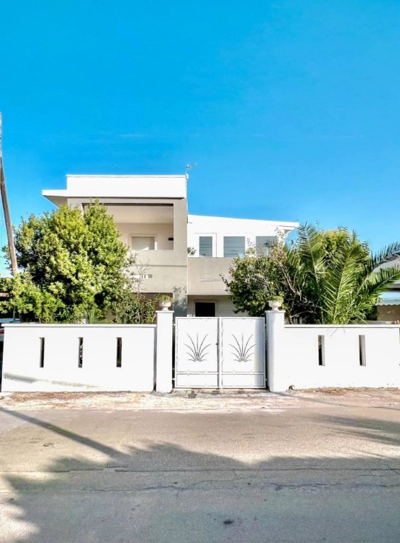casa indipendente in vendita a Squinzano