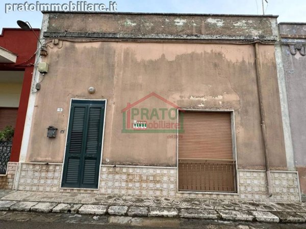 casa indipendente in vendita a Squinzano