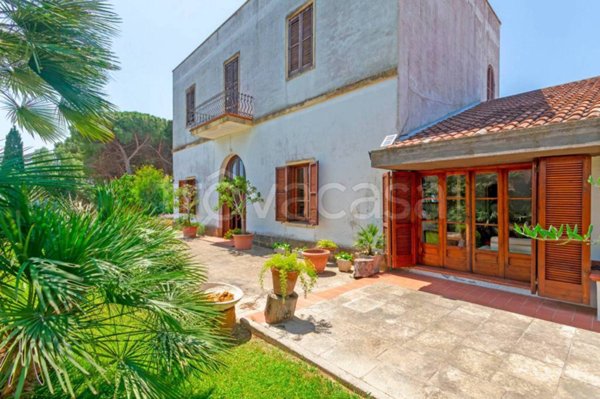 casa indipendente in vendita a Squinzano