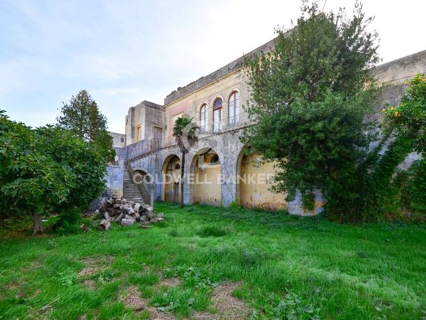 intera palazzina in vendita a Squinzano