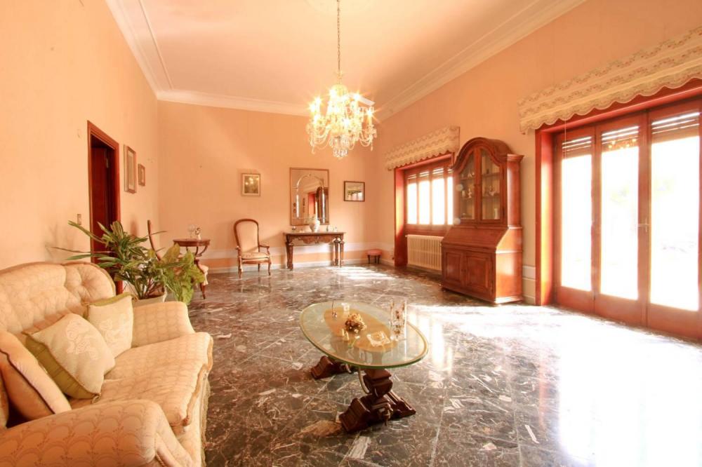 casa indipendente in vendita a Squinzano