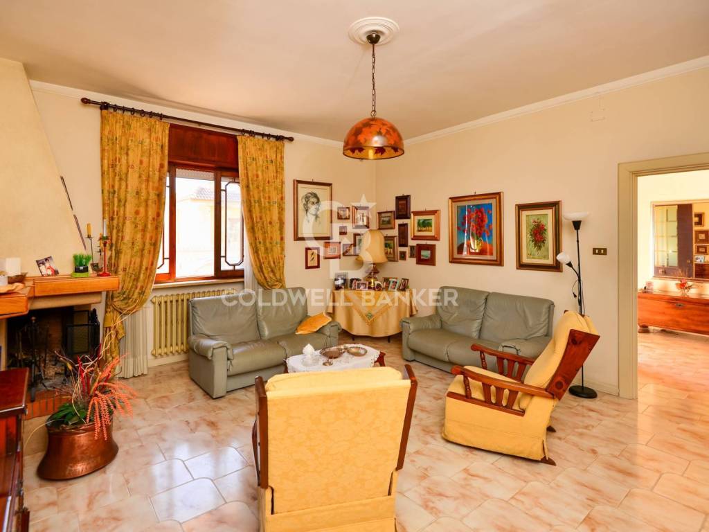 casa indipendente in vendita a Squinzano