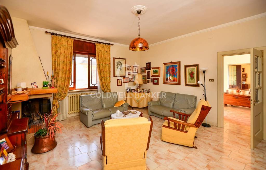 casa indipendente in vendita a Squinzano