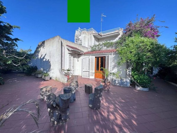 casa indipendente in vendita a Squinzano