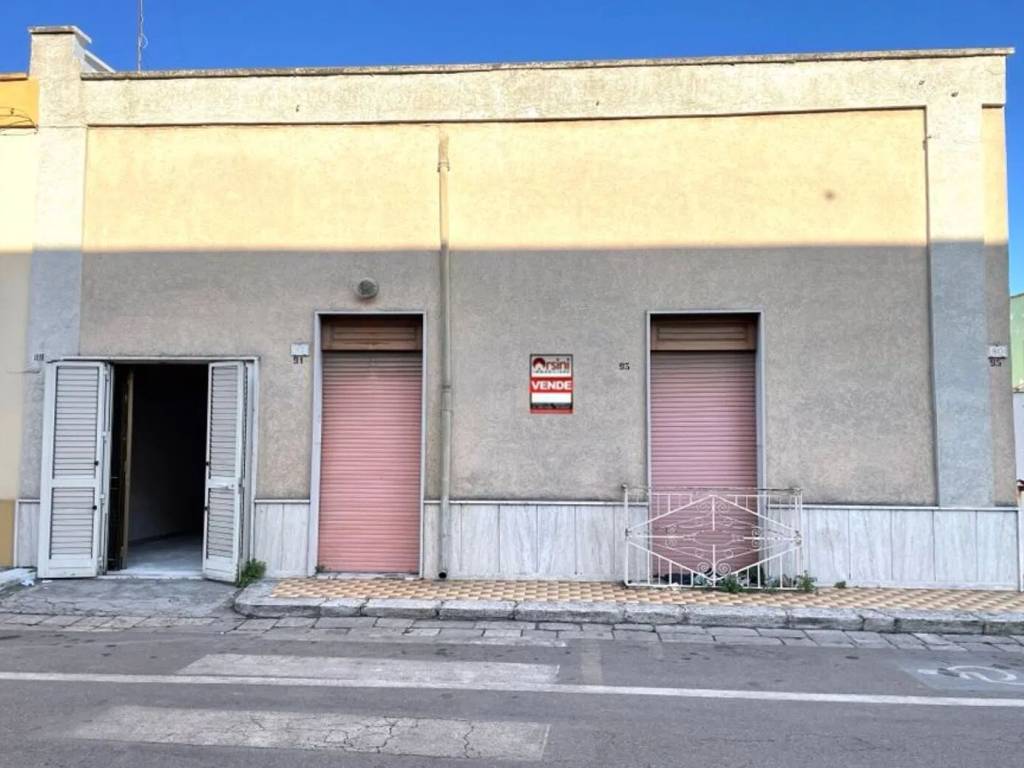 negozio in vendita a Squinzano