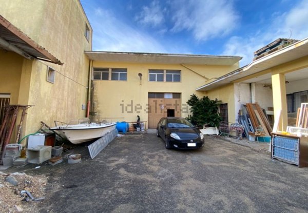 capannone in vendita a Squinzano