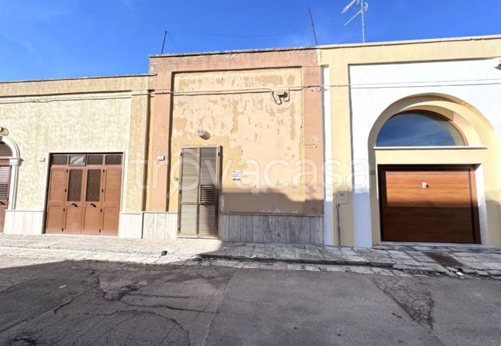 casa indipendente in vendita a Squinzano