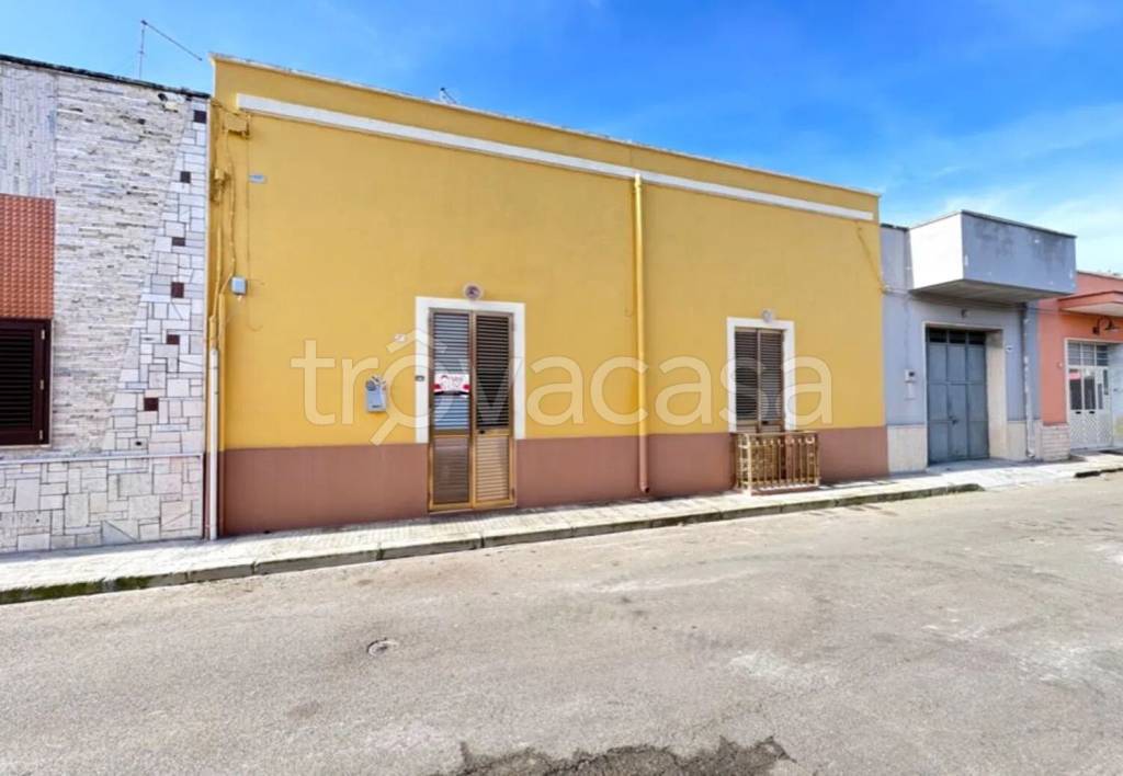 casa indipendente in vendita a Squinzano