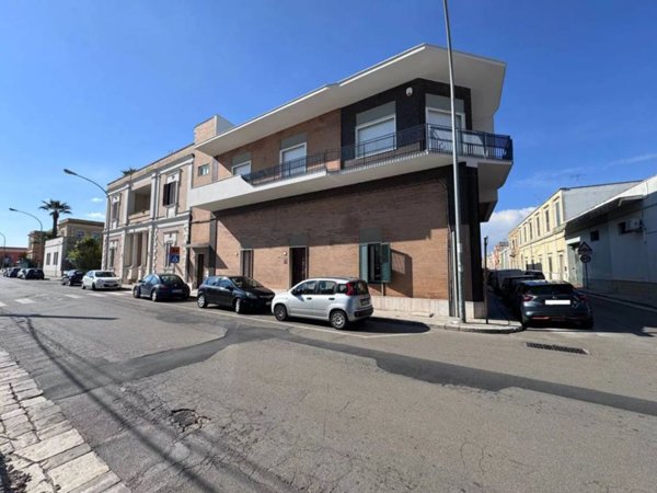 casa indipendente in vendita a Squinzano