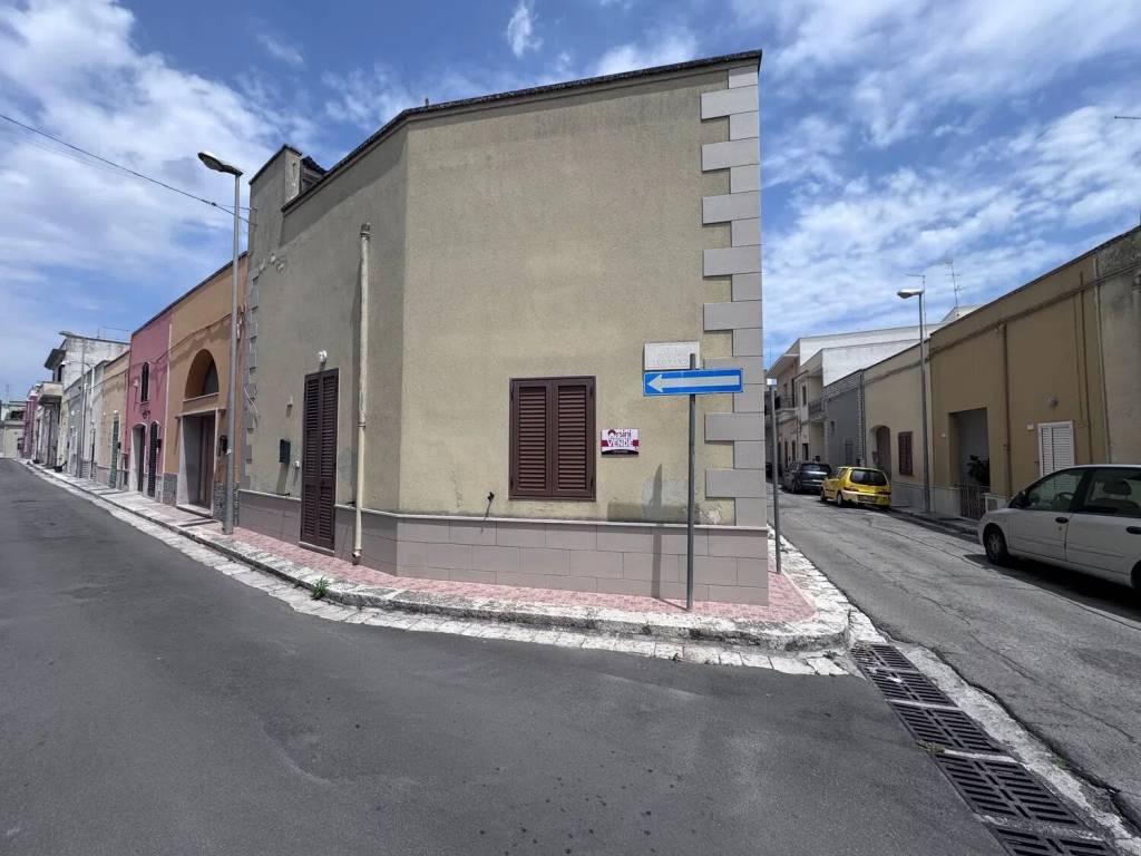casa indipendente in vendita a Squinzano