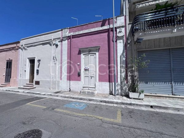 casa indipendente in vendita a Squinzano