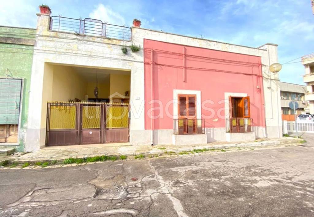 casa indipendente in vendita a Squinzano
