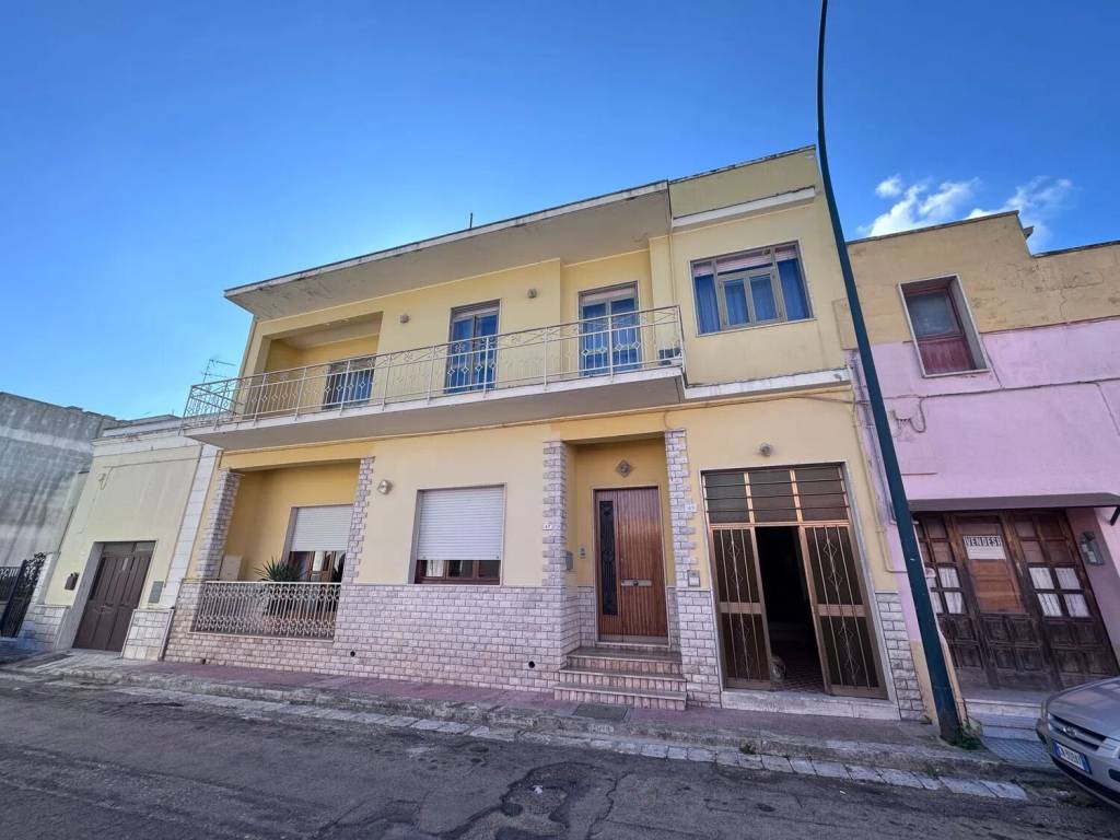 casa indipendente in vendita a Squinzano