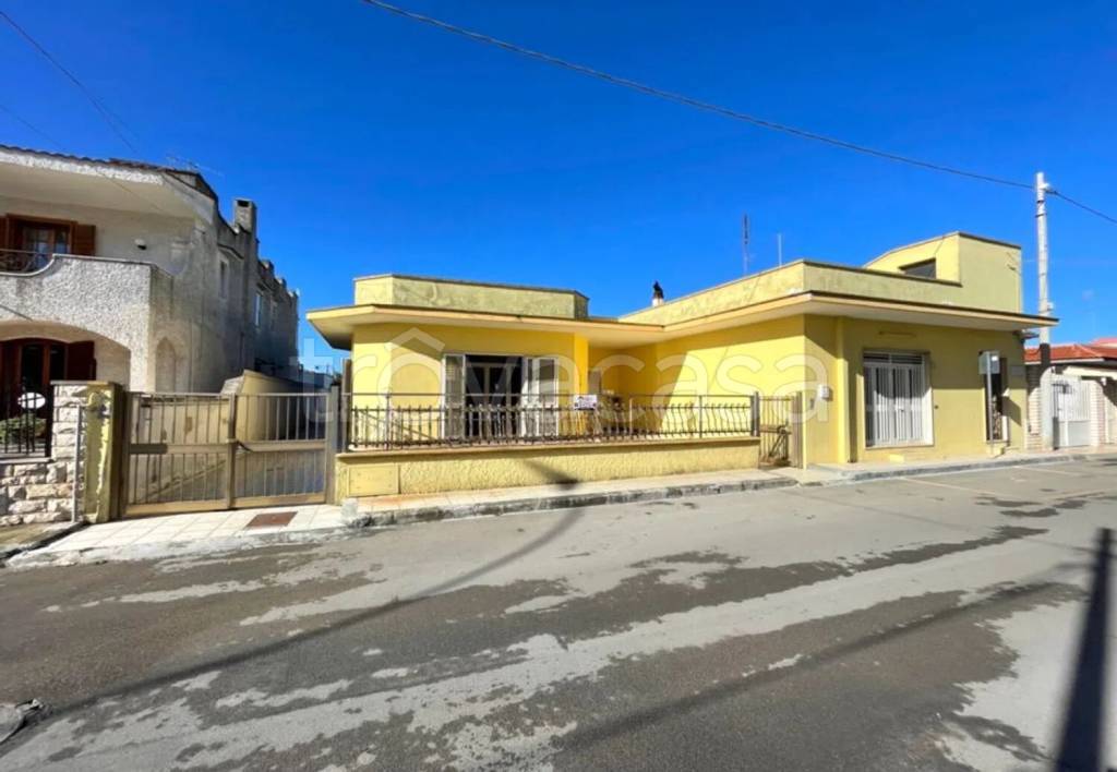casa indipendente in vendita a Squinzano