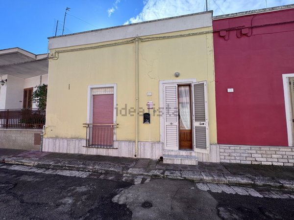 casa indipendente in vendita a Squinzano