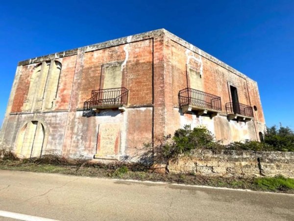casa indipendente in vendita a Squinzano