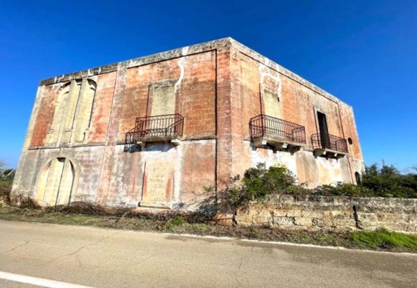 casa indipendente in vendita a Squinzano