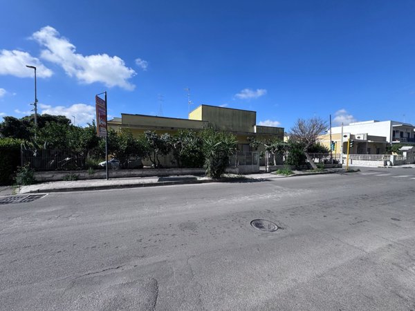 casa indipendente in vendita a Squinzano