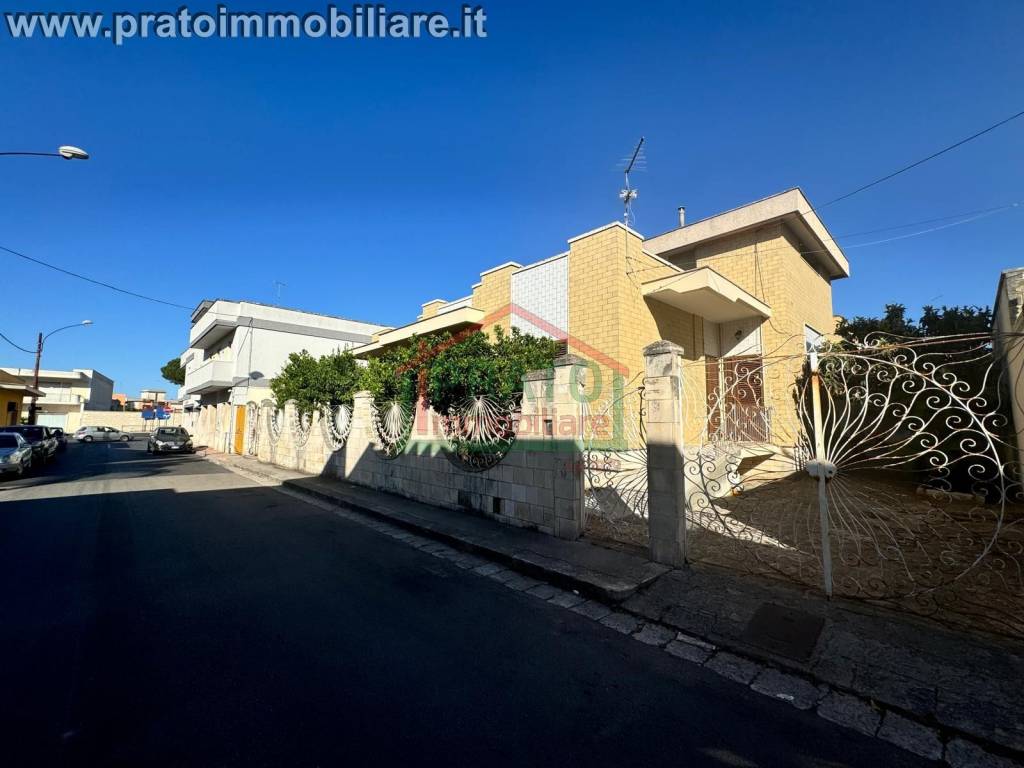 casa indipendente in vendita a Squinzano