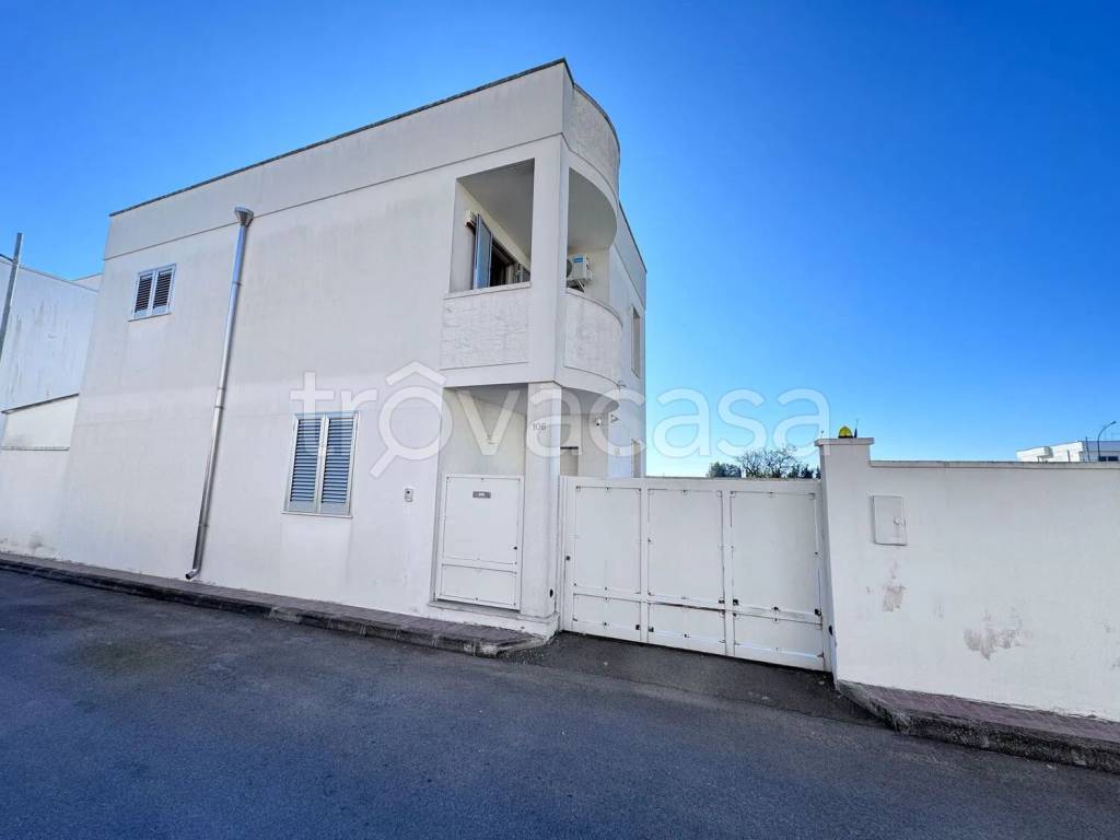 casa indipendente in vendita a Squinzano