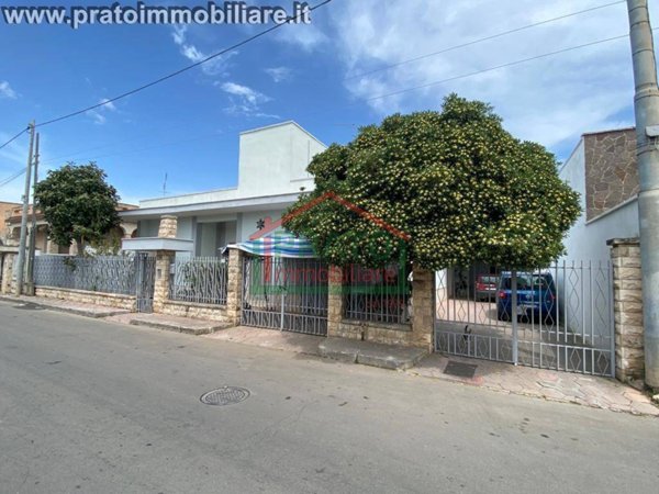 casa indipendente in vendita a Squinzano