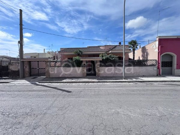 casa indipendente in vendita a Squinzano