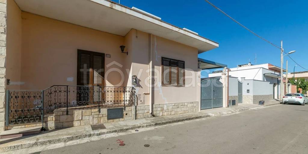 casa indipendente in vendita a Squinzano