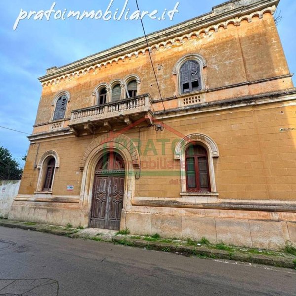 casa indipendente in vendita a Squinzano