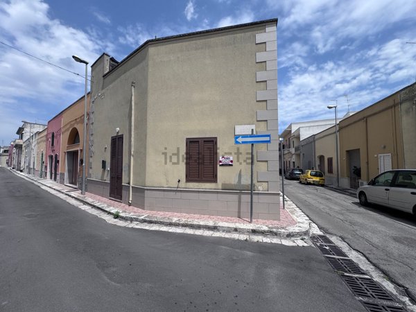 casa indipendente in vendita a Squinzano