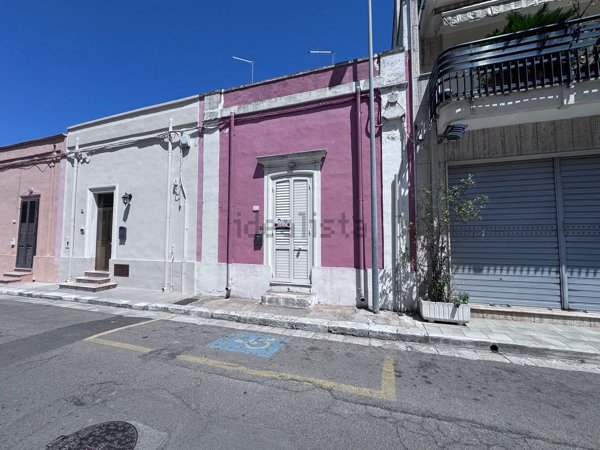 casa indipendente in vendita a Squinzano