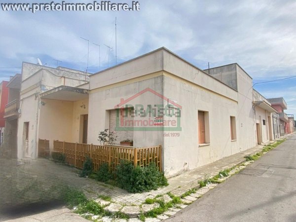 casa indipendente in vendita a Squinzano