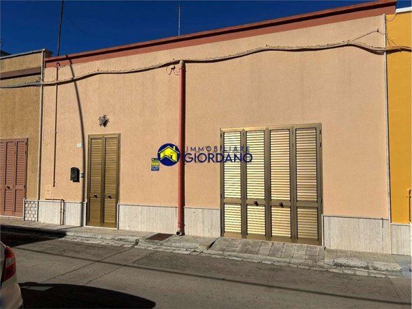 casa indipendente in vendita a Squinzano