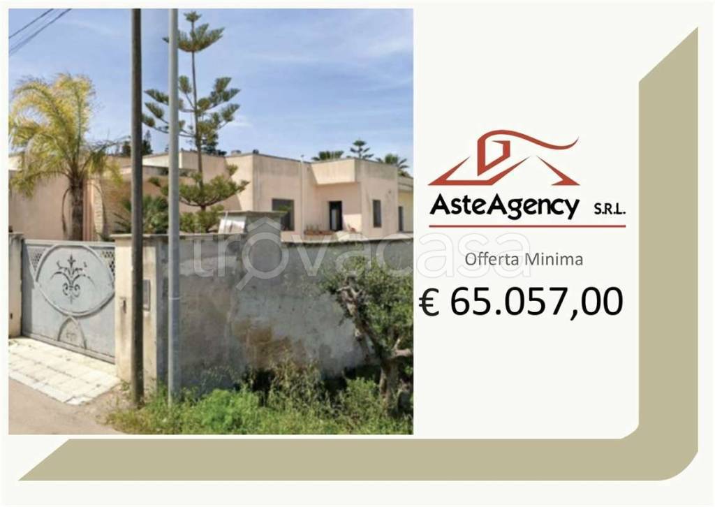 casa indipendente in vendita a Squinzano